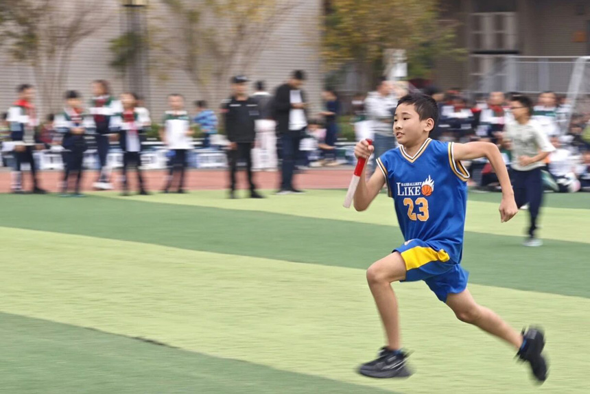 接力賽。學(xué)校供圖