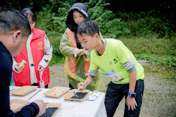 選手參加趣味打卡。姜家鎮(zhèn)供圖