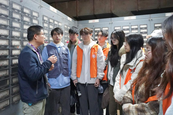 授課現(xiàn)場。重慶理工大學(xué)供圖