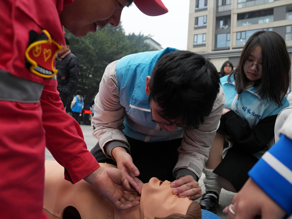 健康科普志愿服務(wù)。學(xué)校供圖