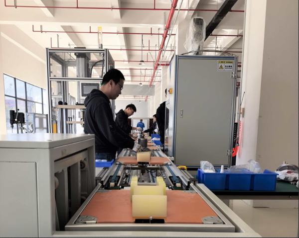 星漢動(dòng)力第一期項(xiàng)目落地浙江湖州，現(xiàn)已建成約4000平米綜合性生產(chǎn)基地，年產(chǎn)能規(guī)劃達(dá)20萬臺(tái)套。 兩江協(xié)同創(chuàng)新區(qū)供圖