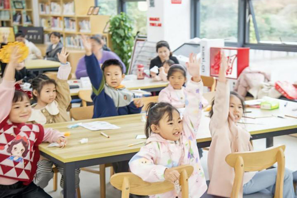 小朋友踴躍回答非遺問題。西南大學(xué)供圖