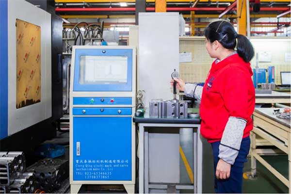 某缸蓋制造有限公司車(chē)間。恒豐銀行重慶分行供圖